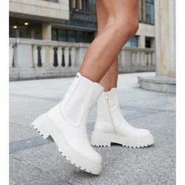 Botins com isolamento creme na plataforma Rinaldo bege 2 Botins com isolamento creme na plataforma Rinaldo bege 2