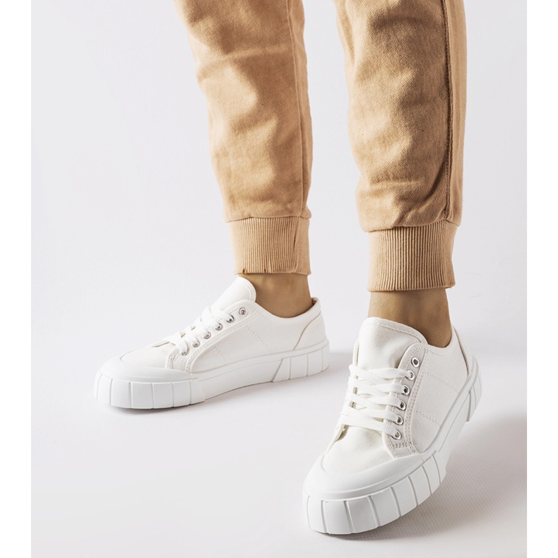 Tênis branco em plataforma Egidio grossa 1