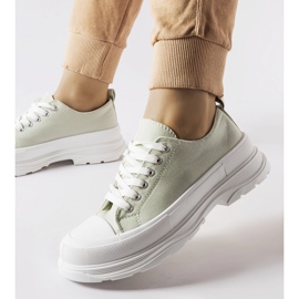 Tênis verde com sola esportiva Bettole 1