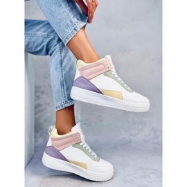 Tênis rosa gengibre branco 2