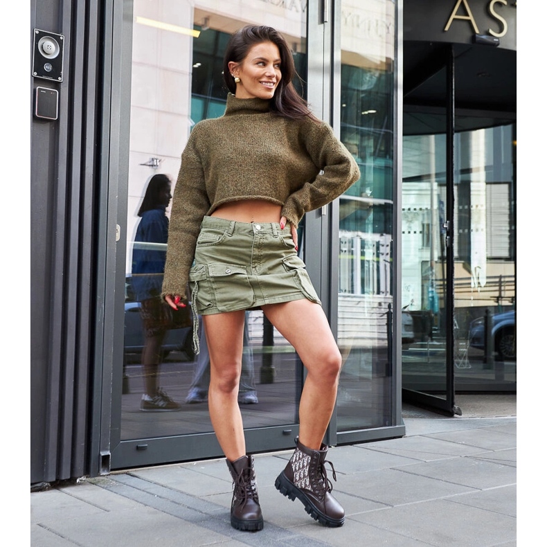 Botins castanhos com inscrições decorativas de Madelene castanho 1