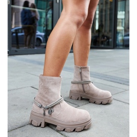 Botins bege com pulseira decorativa 2