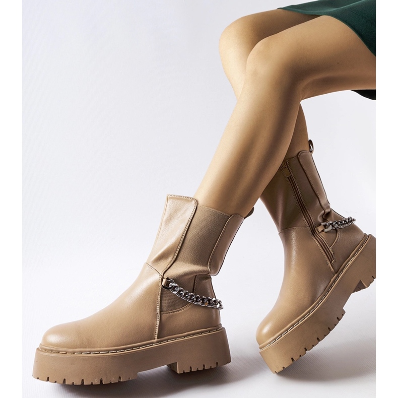 Botins bege decorados com corrente Guglielmo 1