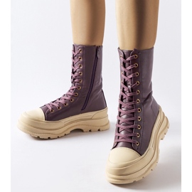 Sapatos isolados roxos com sola grossa Giselda tolet 1