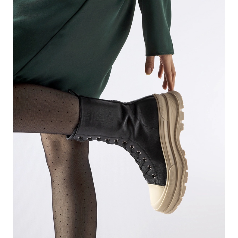 Sapatos pretos com isolamento e sola grossa Giselda preto 1