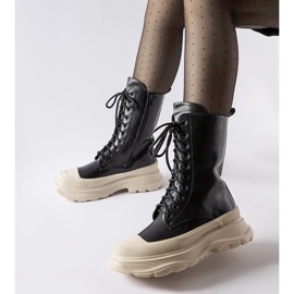 Sapatos de trabalho pretos com sola grossa Crosia bege 1