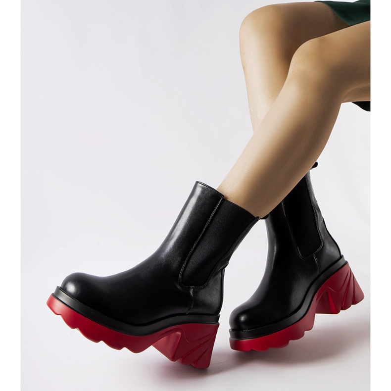 Botins pretos com isolamento e salto Tirano vermelho 1 Botins pretos com isolamento e salto Tirano vermelho 1