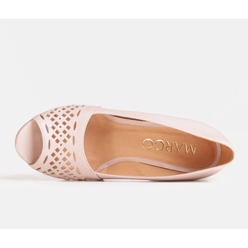 Marco Shoes Bombas bege com frente perfurada 2