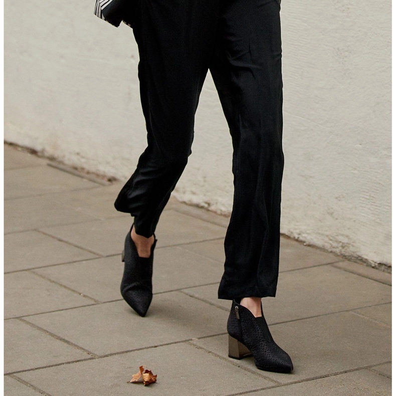 Marco Shoes Botas finas com borracha no cano e salto metálico preto 1