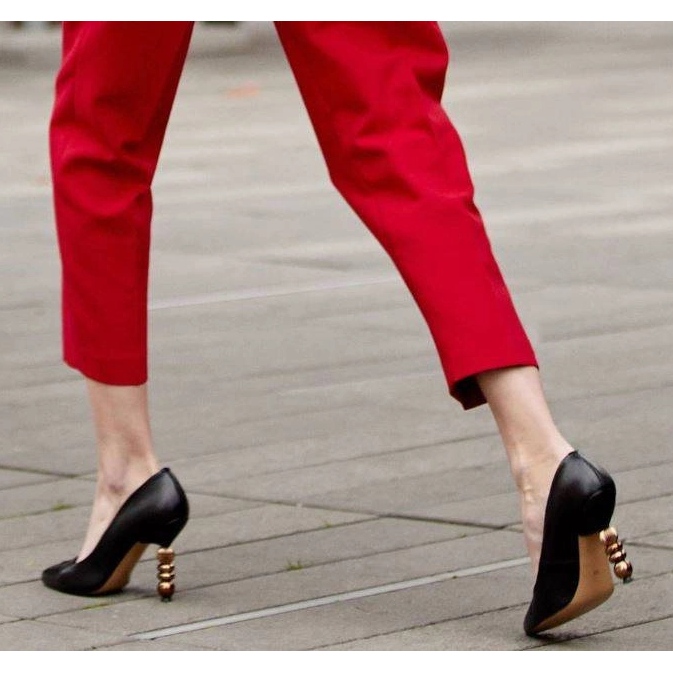 Marco Shoes Sapatilhas de couro feitas de couro soft grain com pedras preto 1