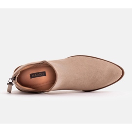 Marco Shoes Botas bege de camurça natural com corte em V 7