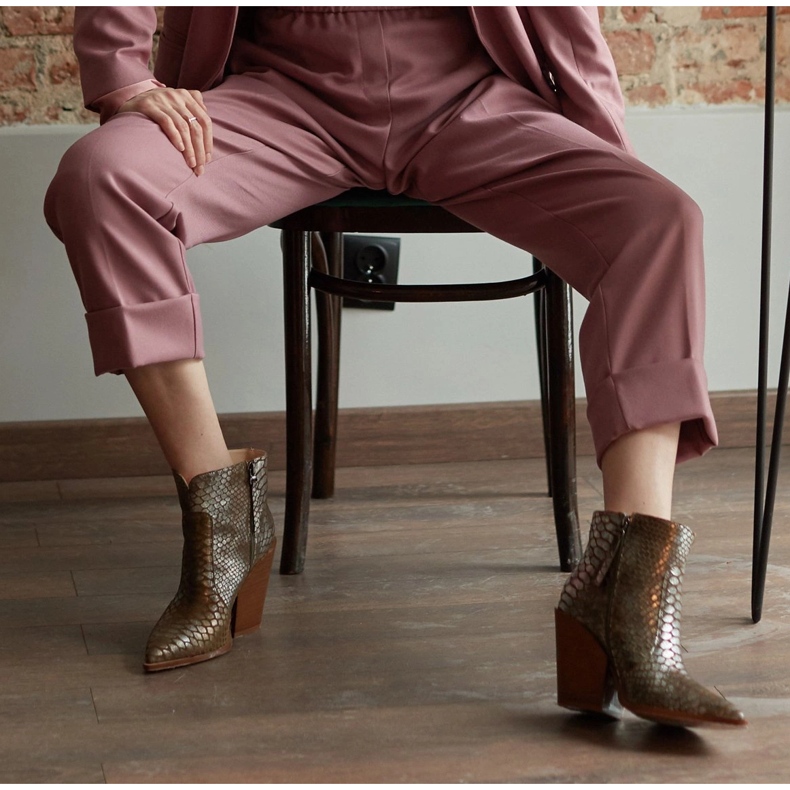 Marco Shoes Botas de cowboy femininas feitas de couro natural prata 1