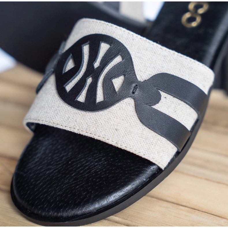 Marco Shoes Chinelos elegantes feitos de tecido combinado com couro bege 1