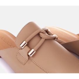 Marco Shoes chinelos com decoração bege 1