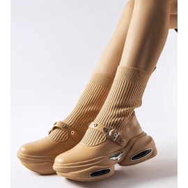 Botins bege com cano em meia da Ivana 1 Botins bege com cano em meia da Ivana 1