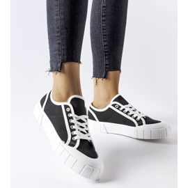 Tênis preto em plataforma Egidio grossa 1