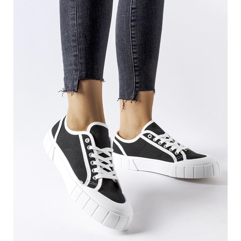 Tênis preto em plataforma Egidio grossa 1