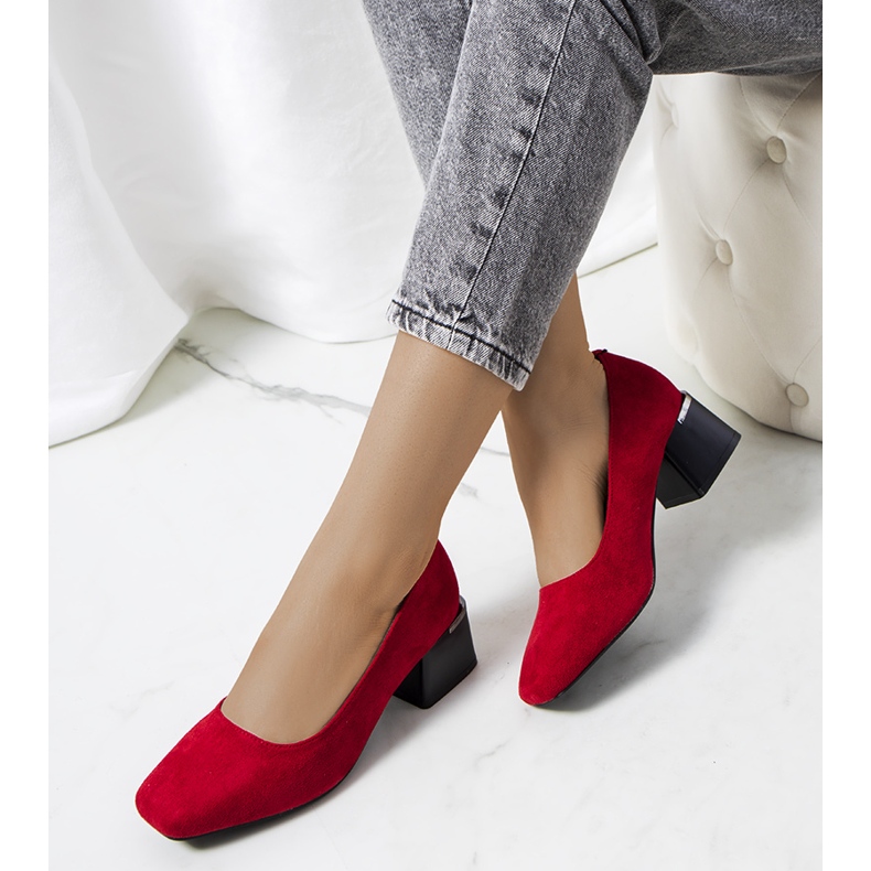 Bombas vermelhas no post Bloor vermelho 1