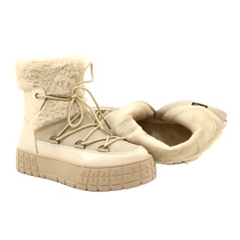 Filippo Botas de neve com pele bege envernizada 9
