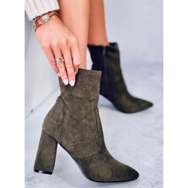 Bota salto camurça Natalie Green. verde 2