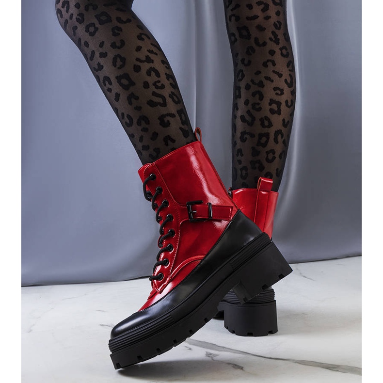 PA1 Os caçadores de Norra vermelhos preto 1