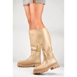 Botas bege com cano largo 2