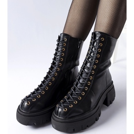 Botas isoladas pretas decoradas com encadernação Amla preto 1