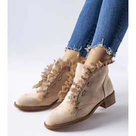 Botins bege com strass e renda Belviglieri 1