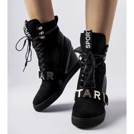 Tênis preto de salto alto Pugliesi 1