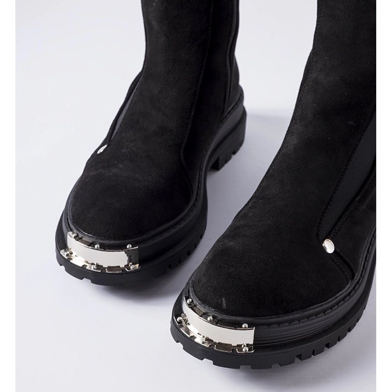 Botins pretos com isolamento e biqueira decorativa Bologna 1