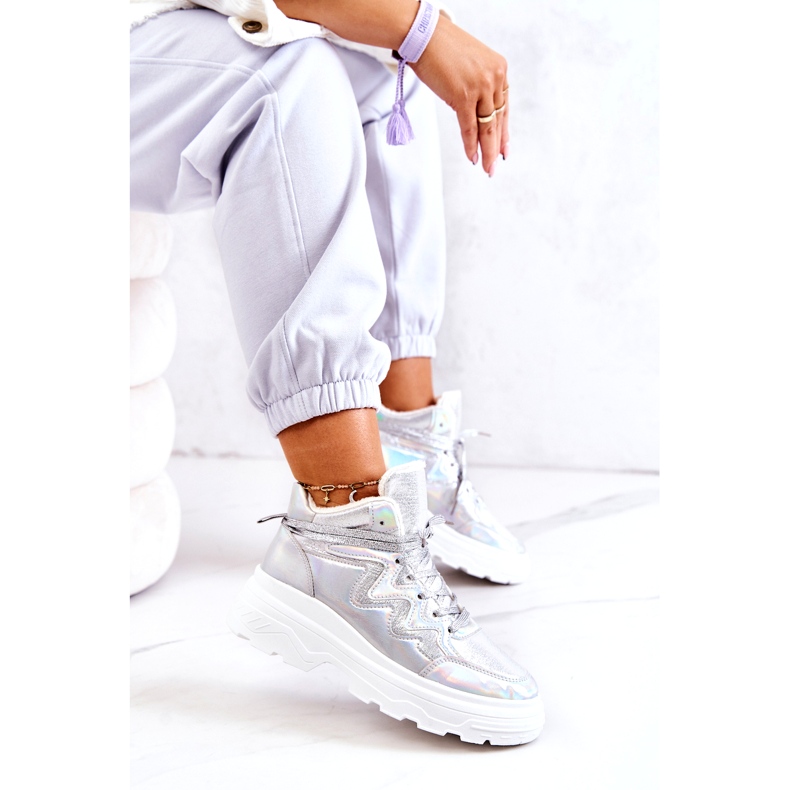 Sapatos esportivos isolados de prata femininos 1