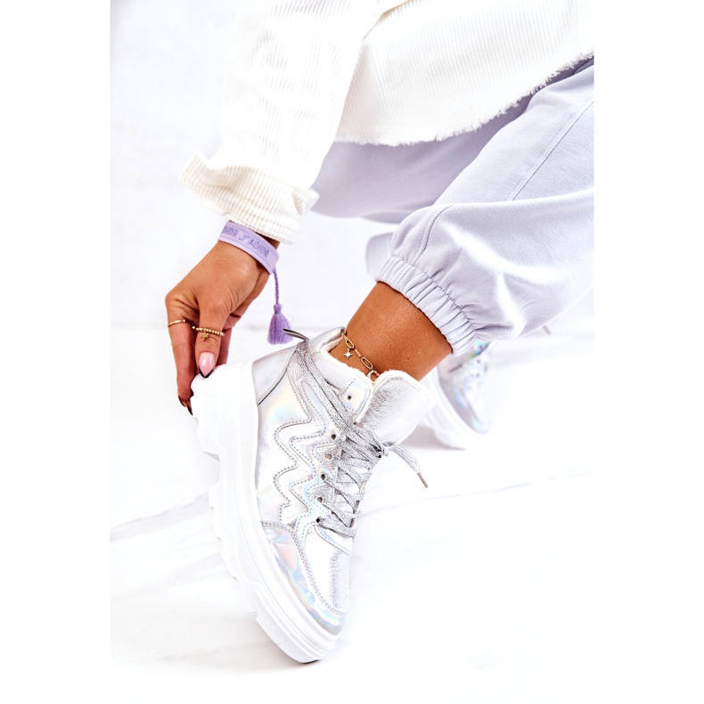 Sapatos esportivos isolados de prata femininos 5