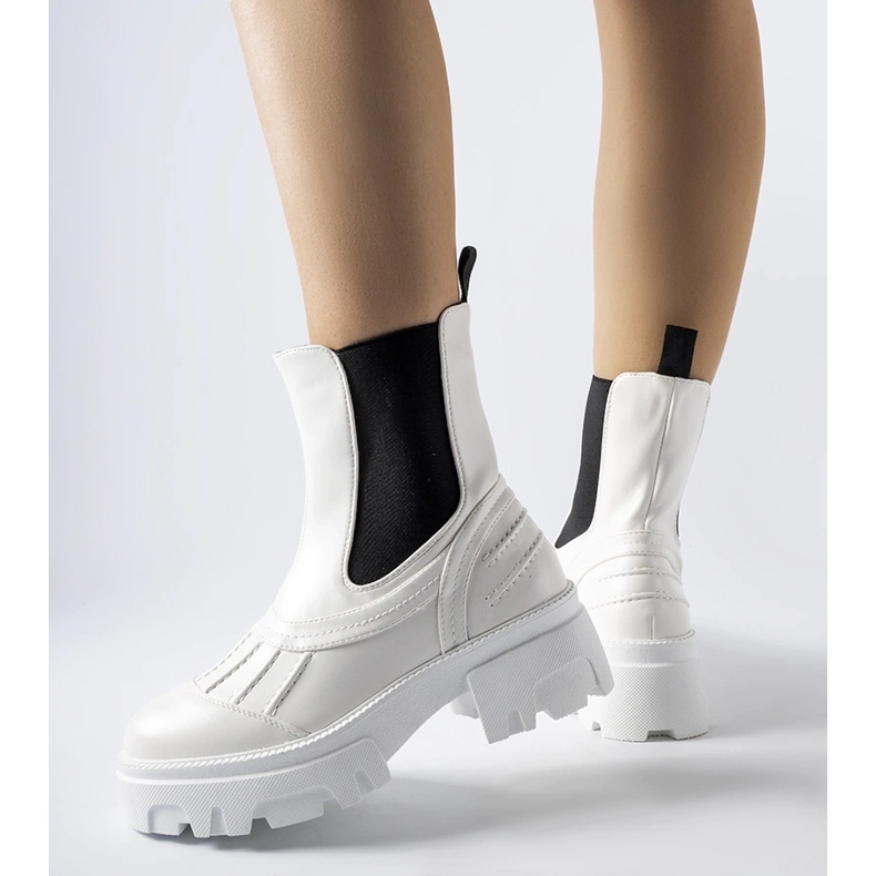 Trabalhadores de Carruba isolados maciços brancos 1