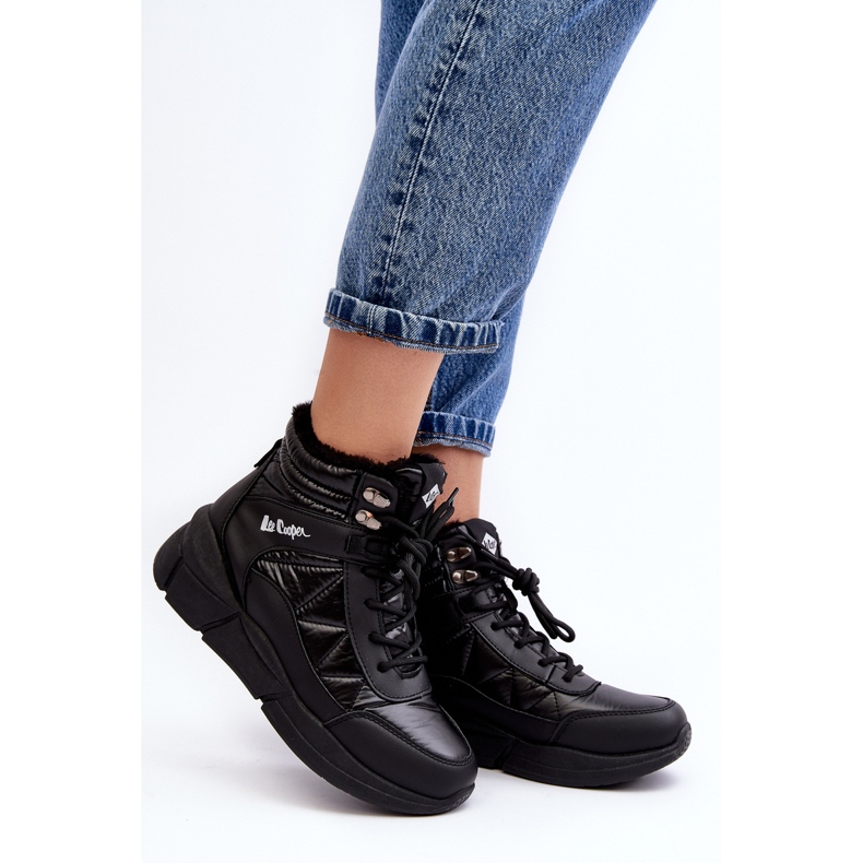 Botas femininas isoladas na plataforma Lee Cooper LCJ-23-44-1984 pretas preto 2