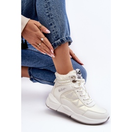 Botas femininas isoladas na plataforma Lee Cooper LCJ-23-44-1983L Branco 1