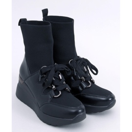 Kaye Botins pretos de cunha com parte superior elástica 1 Kaye Botins pretos de cunha com parte superior elástica 1