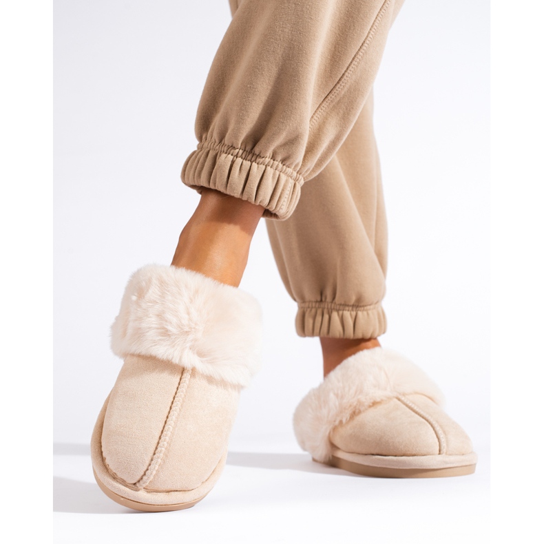 Chinelos femininos bege Shelovet 1