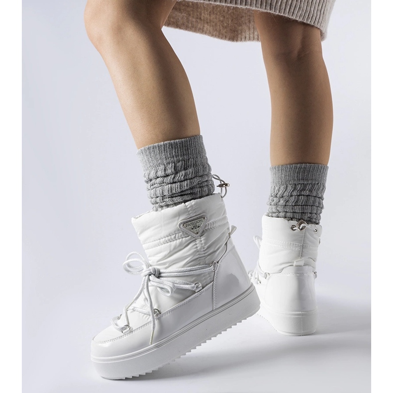 Botas de neve isoladas brancas com elástico Oslavia branco 1