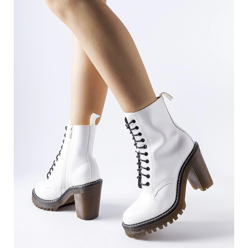 Botins brancos com cadarço Ezio 1