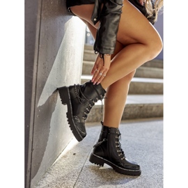 S.Barski Trabalhadores isolados com correntes, pretos 3