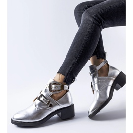 Botins Ritaldi metálicos brilhantes e cano alto prata 1 Botins Ritaldi metálicos brilhantes e cano alto prata 1