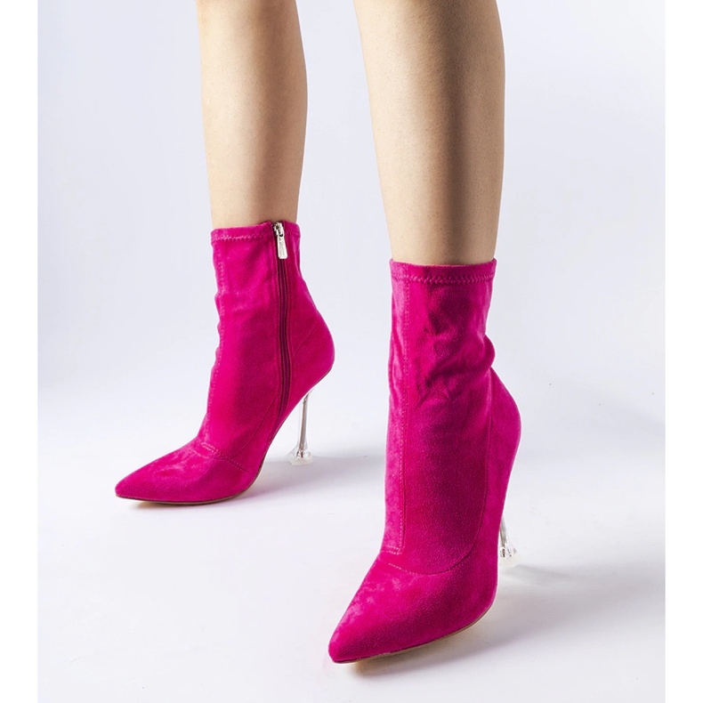 Botas rosa com salto decorativo da Ferguson 2