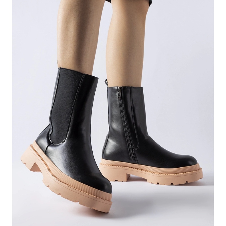 Botins pretos com sola Garden rosa claro 1 Botins pretos com sola Garden rosa claro 1
