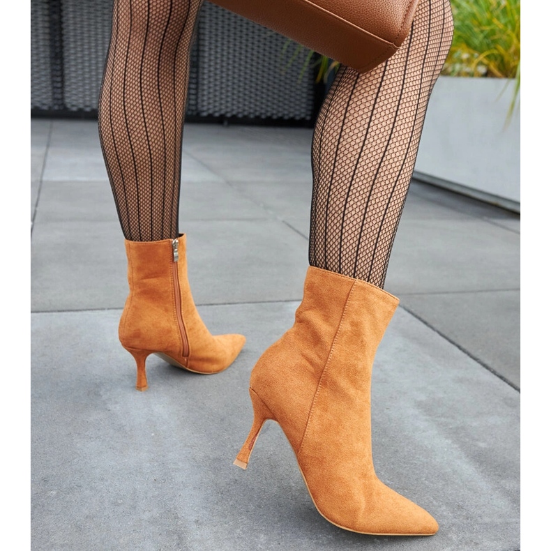 Botins marrons de salto baixo da Guimond marrom 1