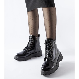 Trabalhadores Bungana pretos, isolados e lacados 1