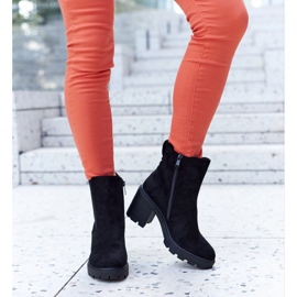 Botins pretos com isolamento em camurça ecológica da Caio 1