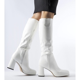 Botas brancas com bico quadrado branco 1