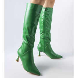 Botas verdes pontiagudas com salto alto 1