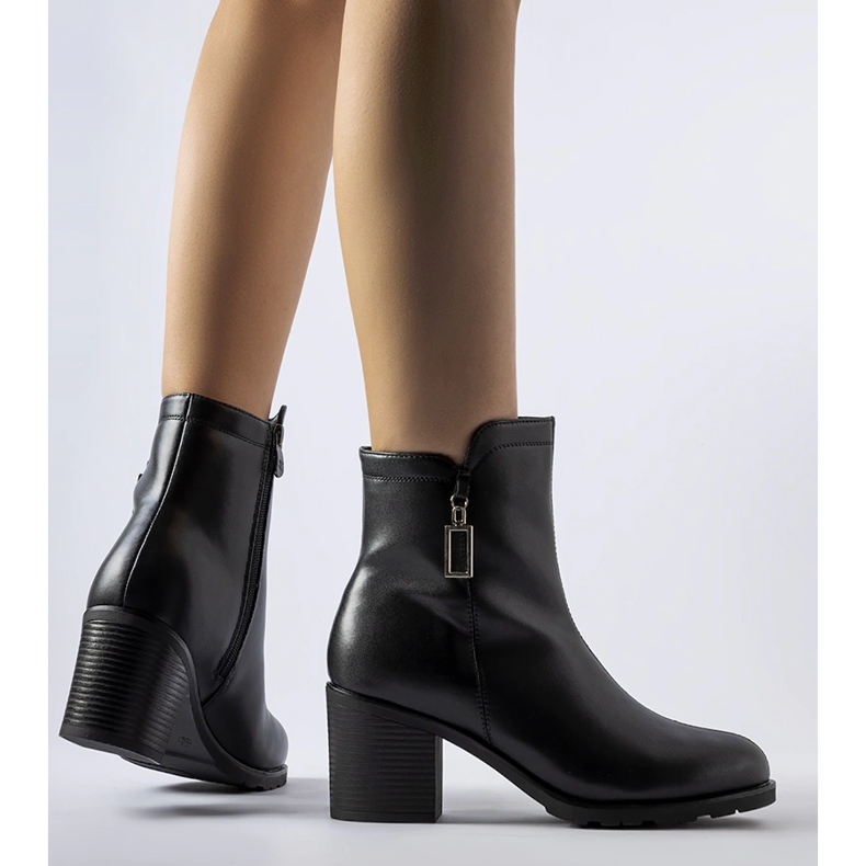 Botins pretos com isolamento Ubalda 1 Botins pretos com isolamento Ubalda 1