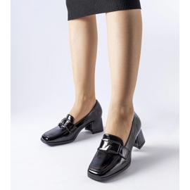 Sapatos pretos envernizados com fivela Poiano 1 Sapatos pretos envernizados com fivela Poiano 1